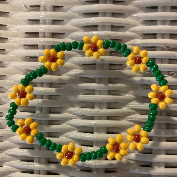 Flower bracelets - Picture 4 of 6